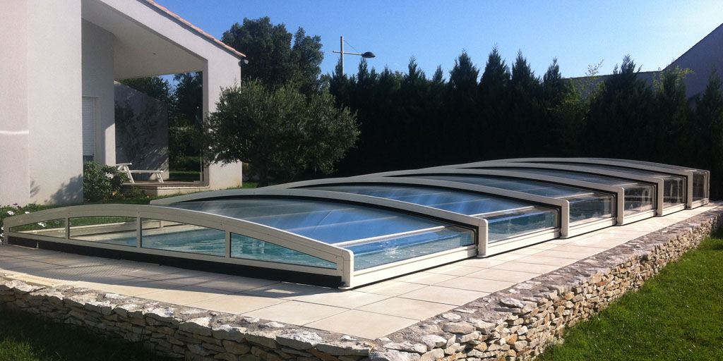 Abri de piscine bas